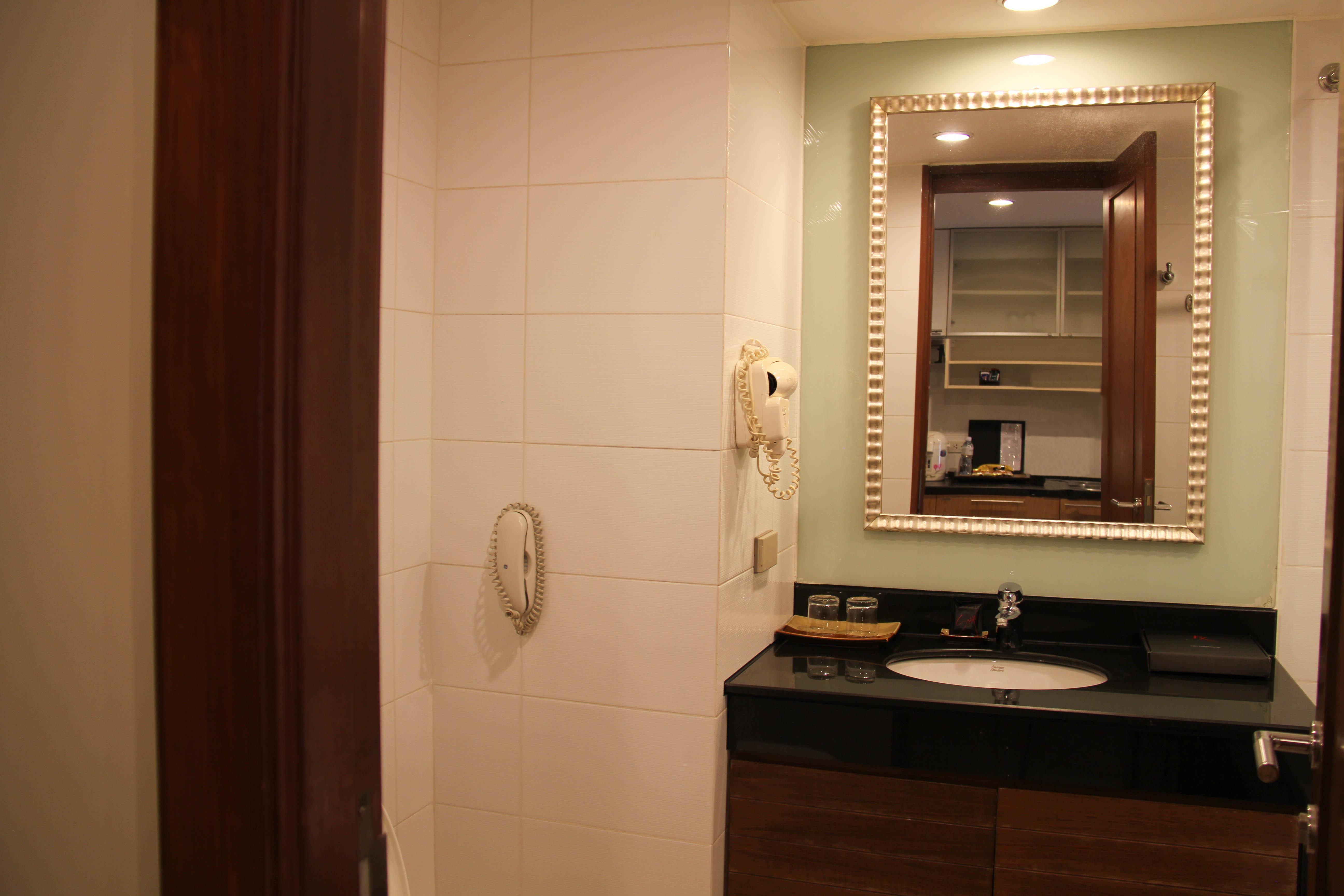 Отель Furamaxclusive Sathorn,