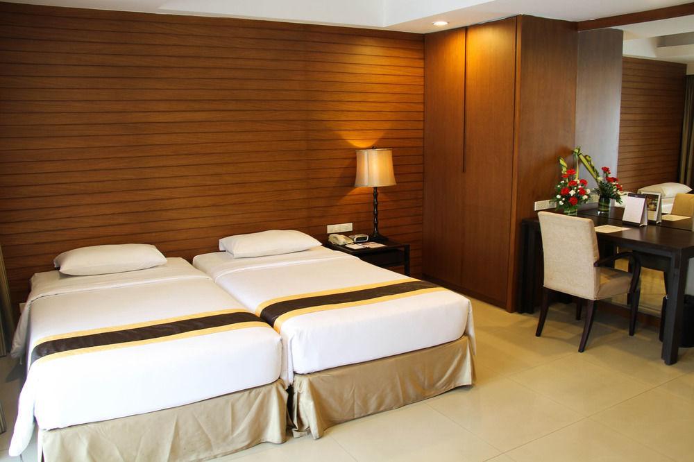 Отель Furamaxclusive Sathorn, 4*
