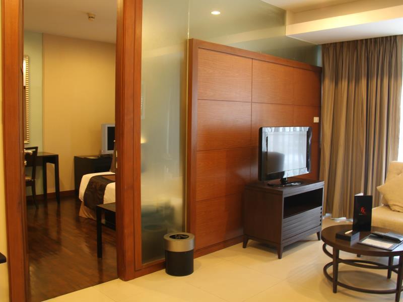 Отель Furamaxclusive Sathorn, 4*