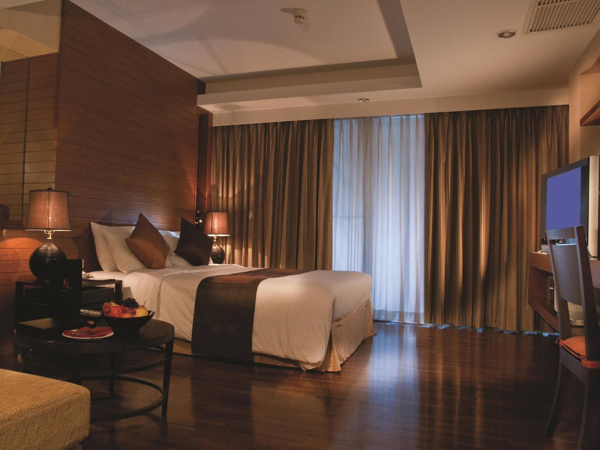 Furamaxclusive Sathorn, Отель