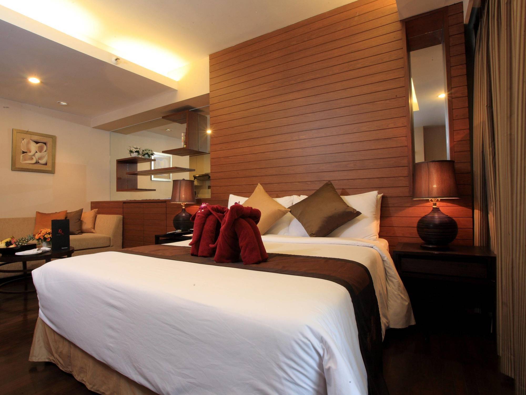 Furamaxclusive Sathorn, Отель 4*