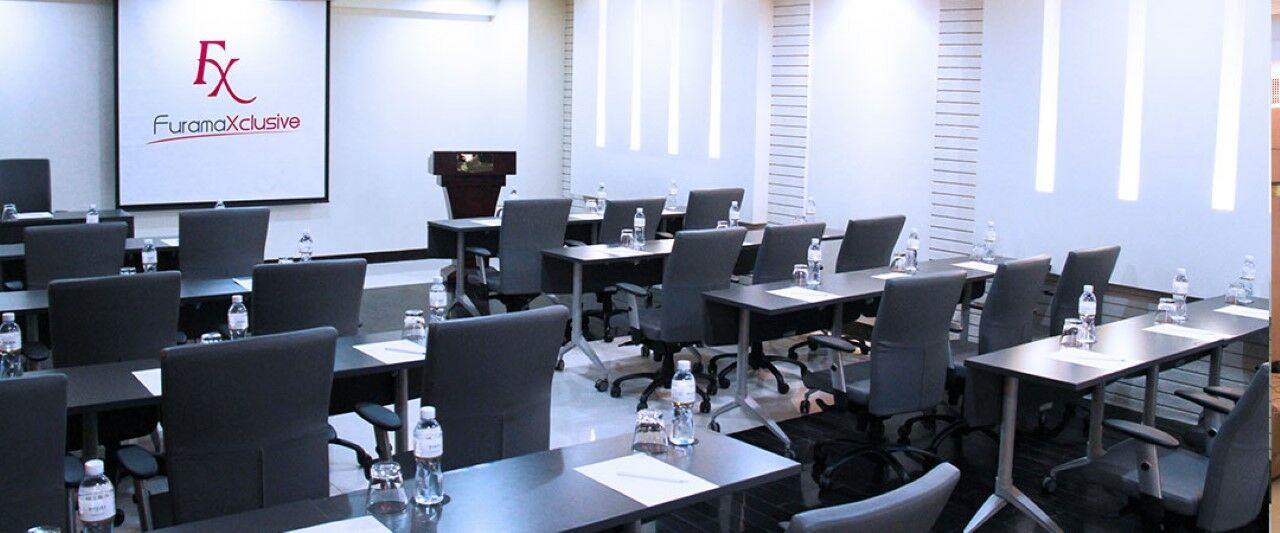 Furamaxclusive Sathorn, Отель 4*
