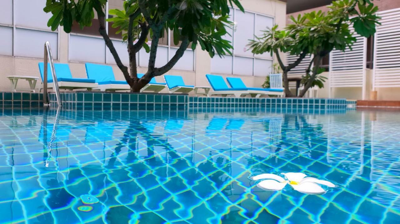 Furamaxclusive Sathorn, Отель